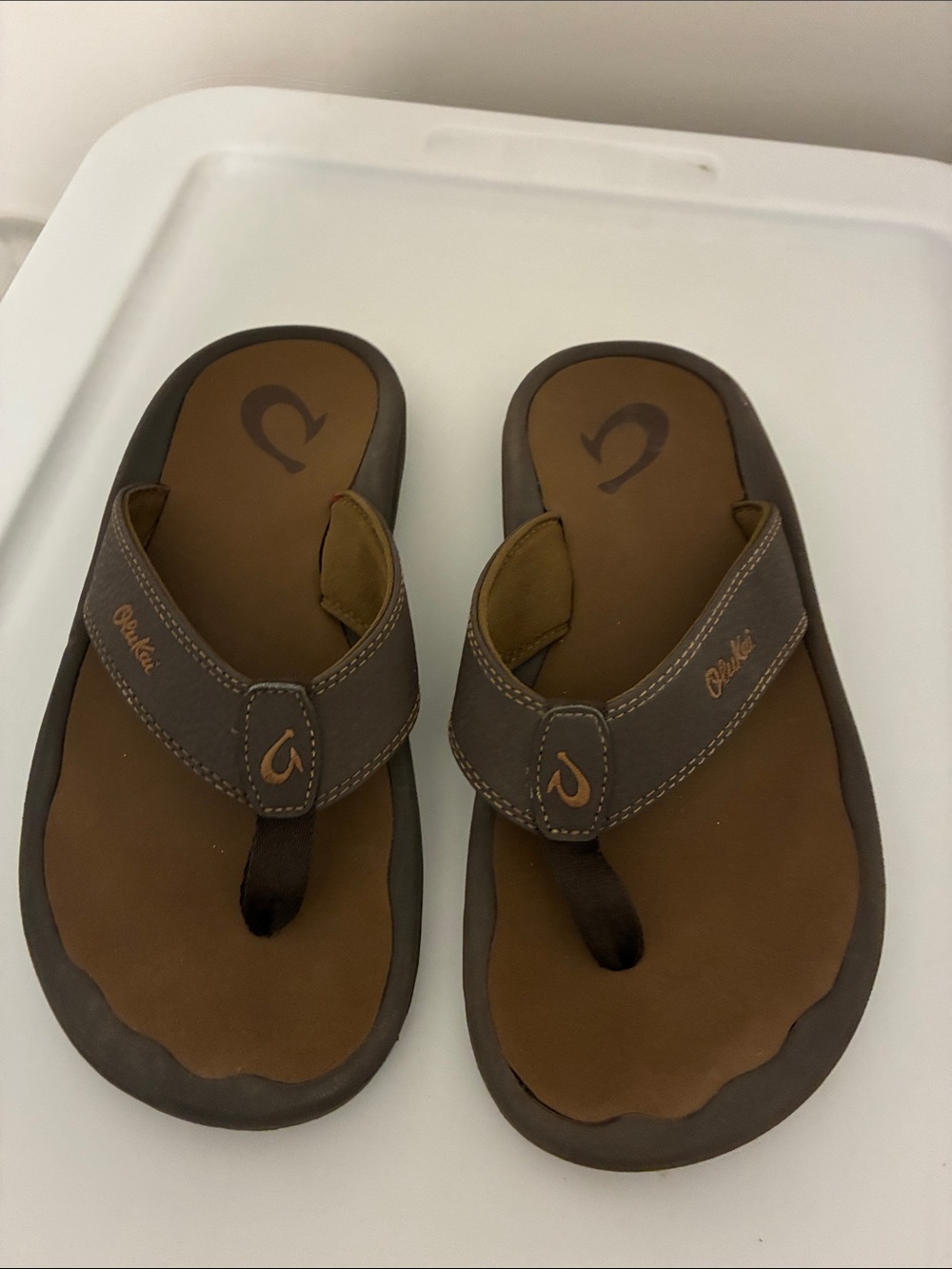 OluKai Brown Leather Flip Sandals - Brown/Tan